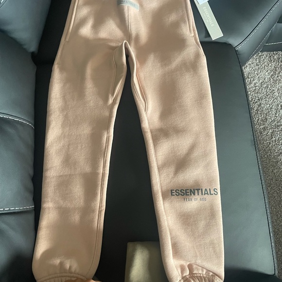 Essentials pants - Picture 3 of 3